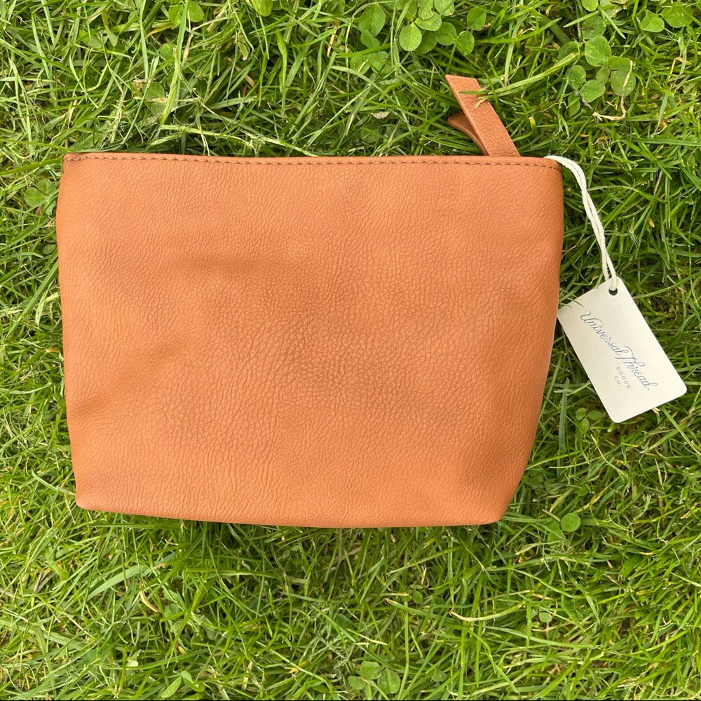 NWT universal threads bag.